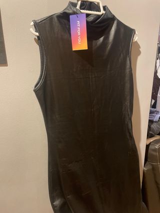 Vestido polipiel negro