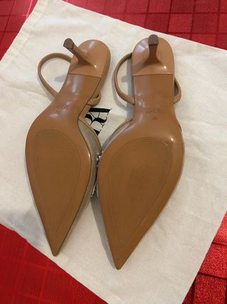 Sandalias Zara tacón pedrería beige