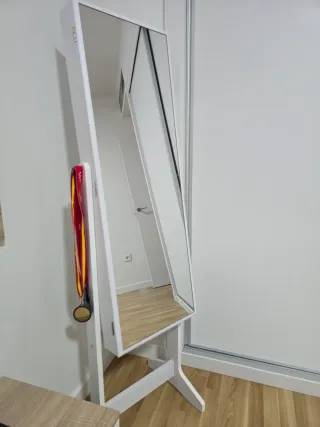 Joyero blanco con espejo