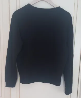 Sudadera H&M negra con palabra 'love'