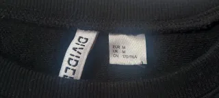 Sudadera H&M negra con palabra 'love'