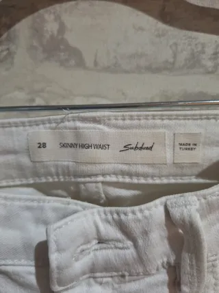 Pantalones vaqueros blancos