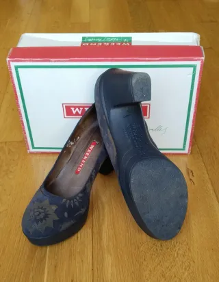 Zapatos de tacón Weekend piel azul floral