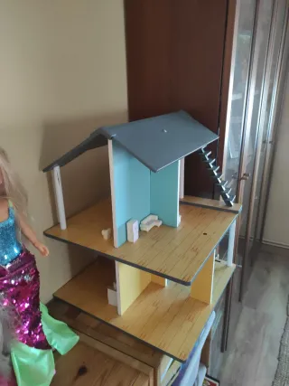 Casa de muñecas práctica