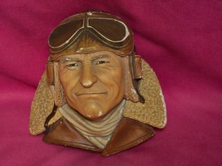 Scultura gesso Aviatore Bossons England 1990