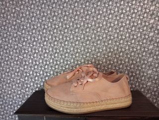 Zapatillas Bershka ante rosa