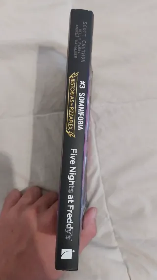 Five Nights at Freddy's. Historias del Pizzaple...