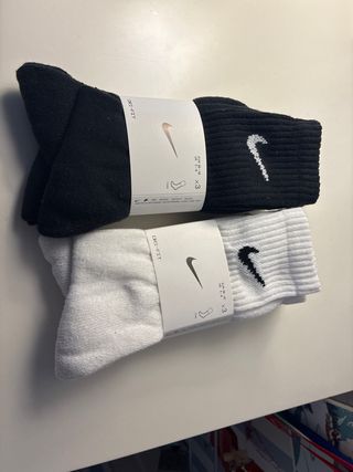 3 pares calcetines Nike blancos y negros