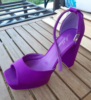 Sandalias Plataforma Tacón Ancho Morado