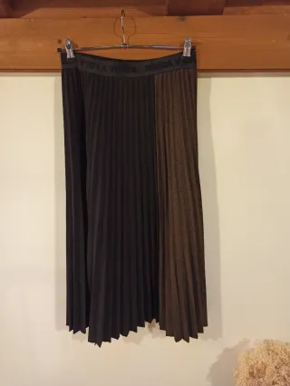 Falda midi plisada Bimba y Lola