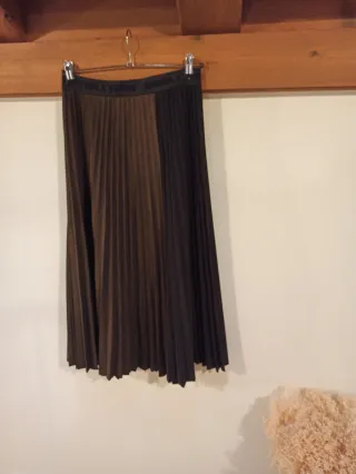 Falda midi plisada Bimba y Lola