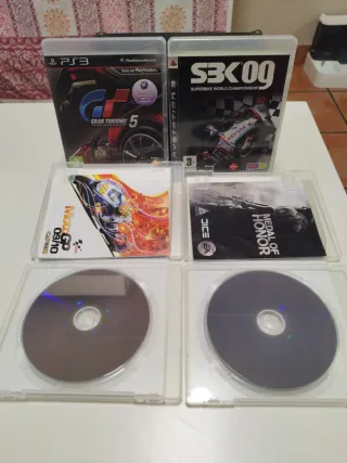 Lote 4 Giochi PS3 + Mando DualShock 4 in regalo.