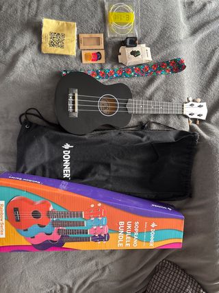 Ukelele Donner Soprano Bundle Negro
