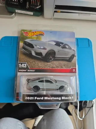 Hot Wheels 2021 Ford Mustang Mach 1 1:43