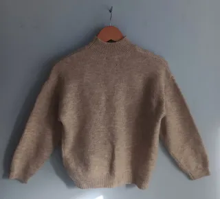 Jersey Zara perlas beige cuello alto