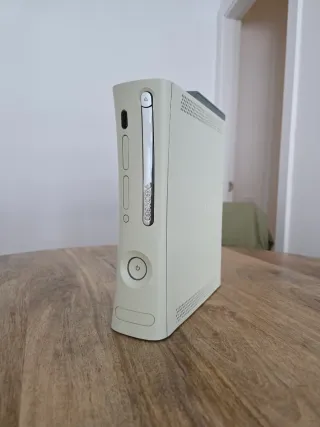 Xbox 360 60GB con Mando y Cables