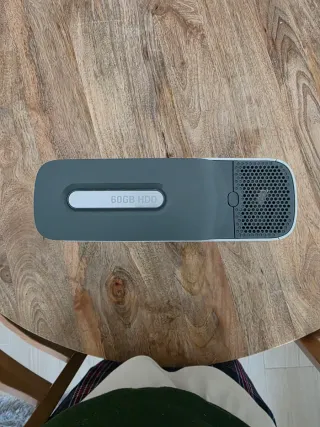 Xbox 360 60GB con Mando y Cables