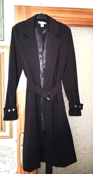 Abrigo chaqueta larga,levita fluida  elegante Negr