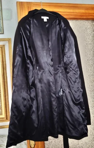 Abrigo chaqueta larga,levita fluida  elegante Negr