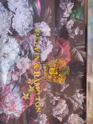 Melvin & Hamilton Caja Negra y Dorada