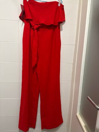 Mono rojo palabra de honor con cinturón