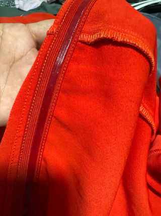 Mono rojo palabra de honor con cinturón