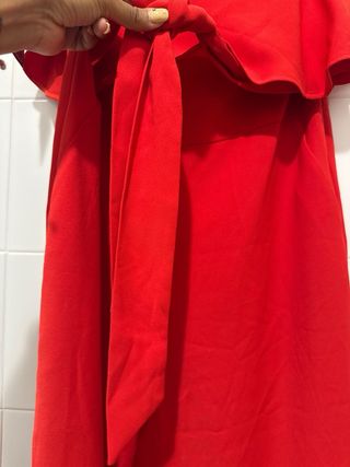 Mono rojo palabra de honor con cinturón