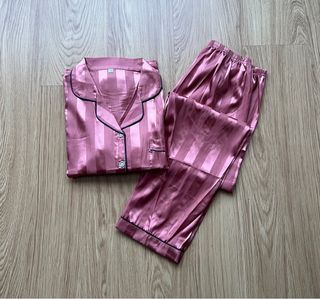 Pijama con rayas rosa M