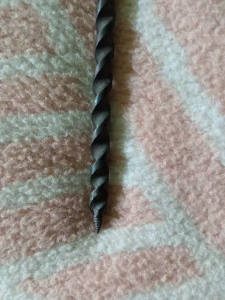 Barrena antigua para madera