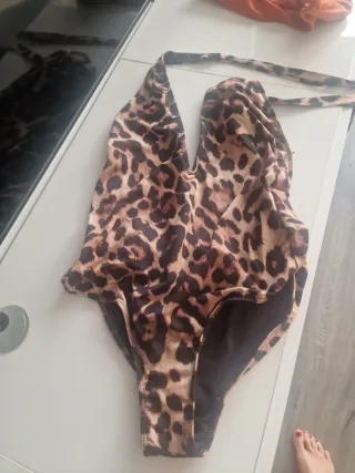 Lote 5 bañadores  2- negro -azul - animal- caldera