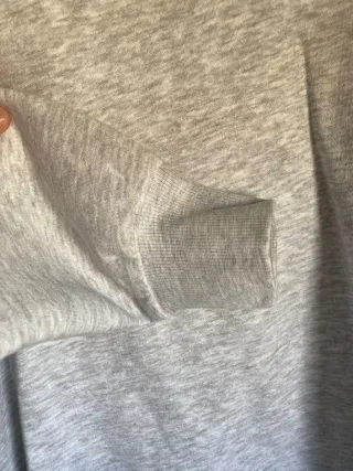 Sudadera gris sin capucha chica