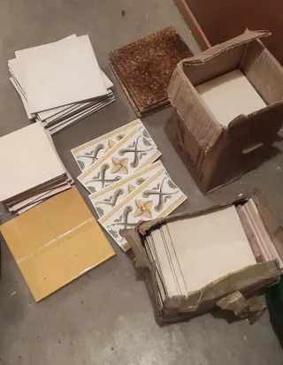 Lote de azulejos variados