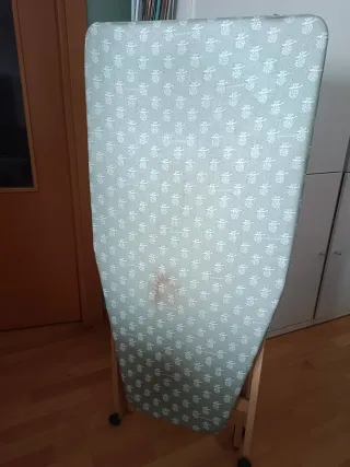 Tabla de planchar con floral Marca Foppapedretti