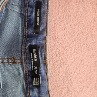 Pantalón corto vaquero Bershka Talla S