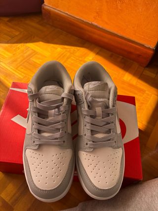 Nike Dunk Gris y Blanco