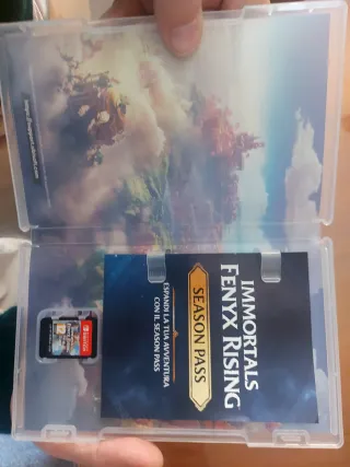 Nintendo Switch Viola/Giallo + 2 Giochi