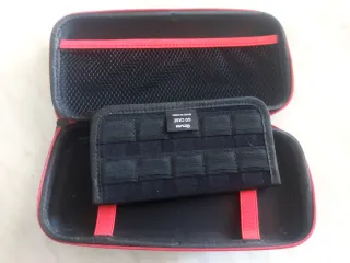 Nintendo Switch Viola/Giallo + 2 Giochi