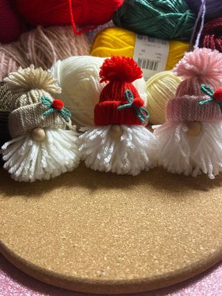 Gnomi di lana fatti a mano