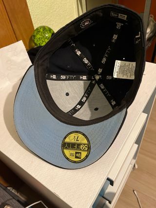 Gorra NY New Era Negra con Flores Azules