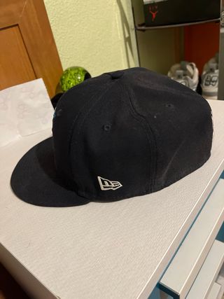 Gorra NY New Era Negra con Flores Azules