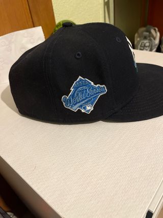 Gorra NY New Era Negra con Flores Azules