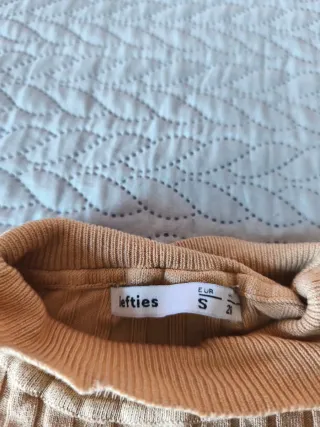 Camiseta de canalé beige cuello medio