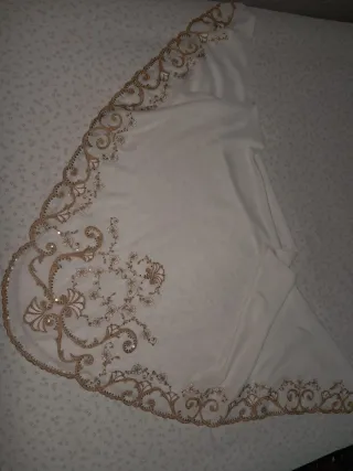 Manteletas falleras bordadas