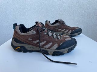 Zapatos Merrell Marrones y Beige