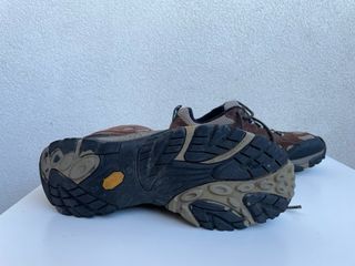 Zapatos Merrell Marrones y Beige