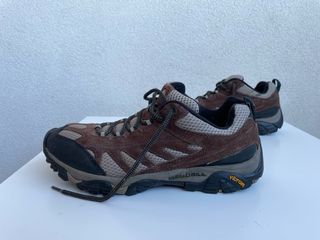 Zapatos Merrell Marrones y Beige