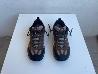 Zapatos Merrell Marrones y Beige