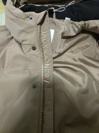 Chaqueta beige con capucha de Hombre