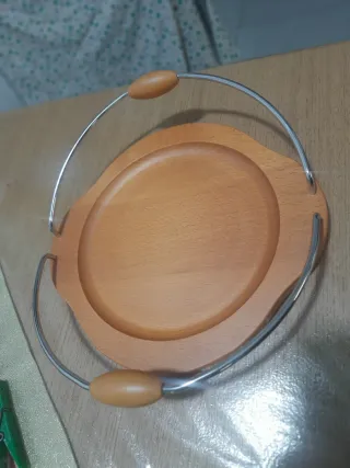 Vasso in legno con manici in metallo Porta piatti