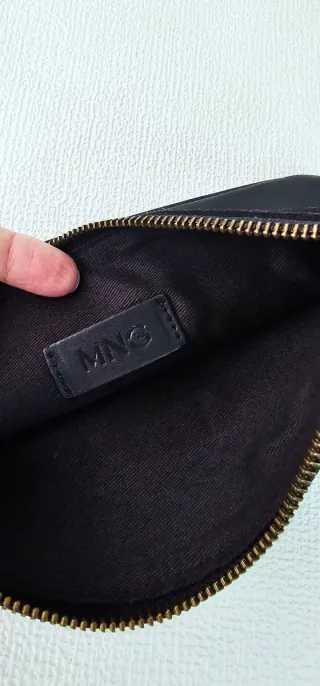 Bolso de mano Mango en piel.